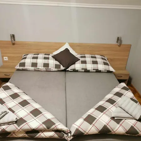 Klara Vendeghaz Homestay *